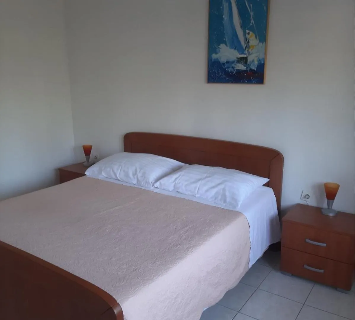 Apartment Apartmani Kadmen Ika
