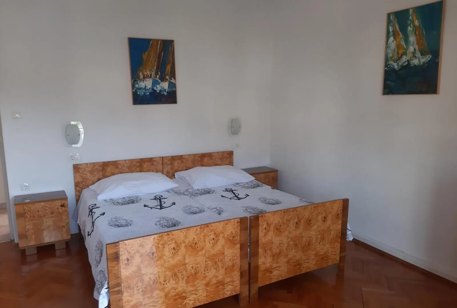 Apartmani Kadmen Ika 0*,