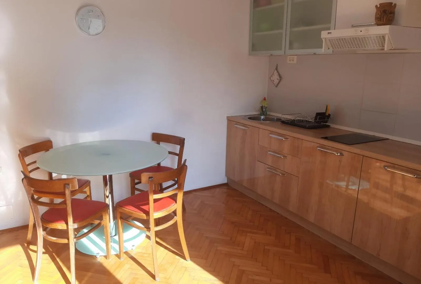 Apartmani Kadmen Ika Apartment