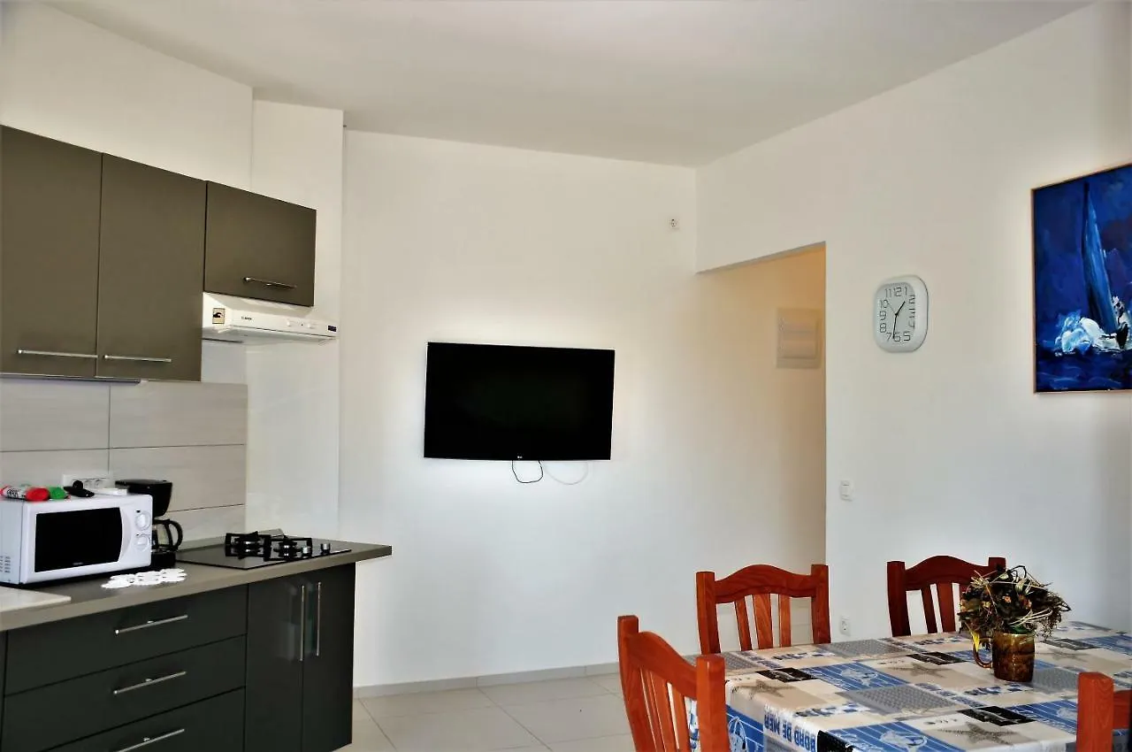 Apartment Apartmani Kadmen Ika Kroatien